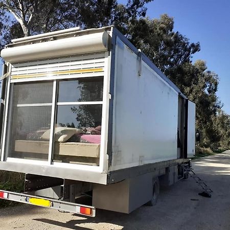 Luxury Caravan Truck In The Golan Heights Bruchim Qela' Alon Exterior photo