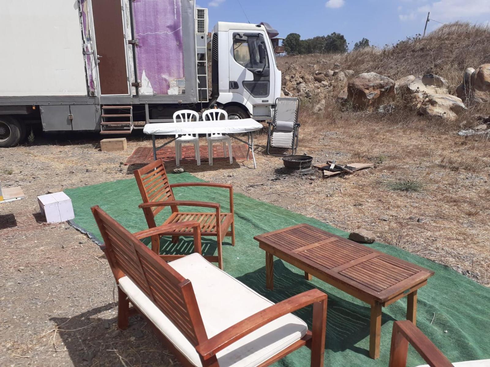 Luxury Caravan Truck In The Golan Heights Bruchim Qela' Alon Exterior photo